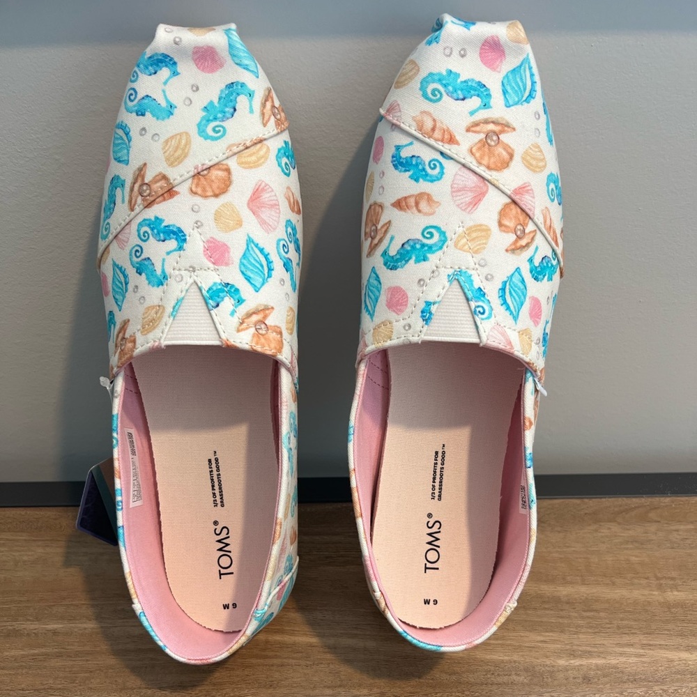 NWT TOMS Women's Natural Seashell Print Alpargata Slip-On Shoes - size 9